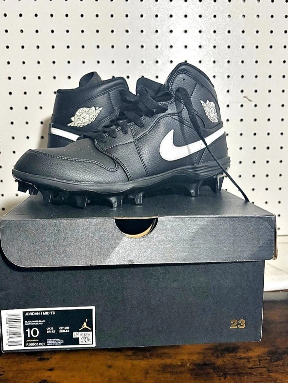 Jordan 1 Mid TD Football Cleats Men’s Size 10 Black White FJ6805-001 with Box